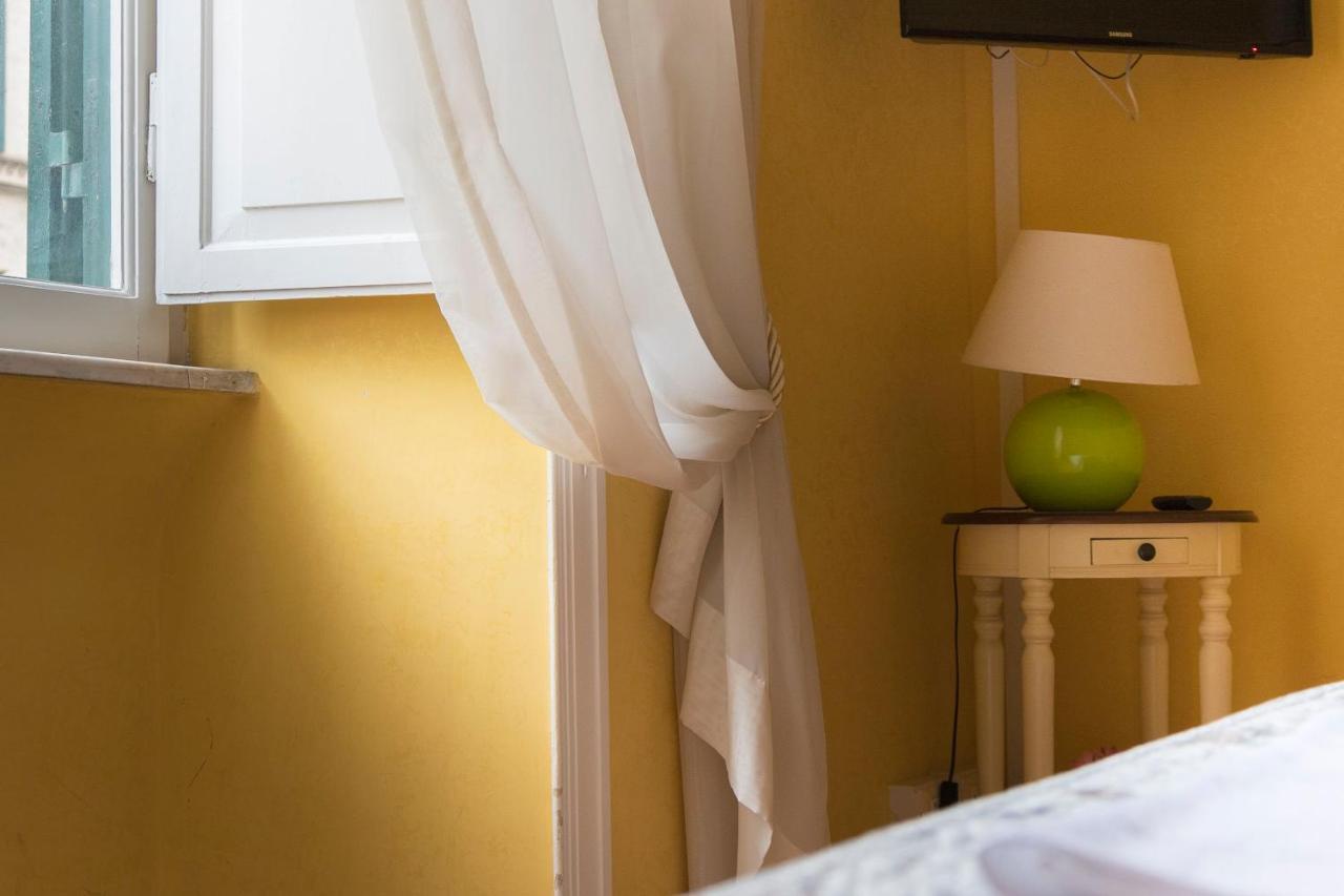La Breccia A Porta Pia Bed & Breakfast Рим Екстериор снимка