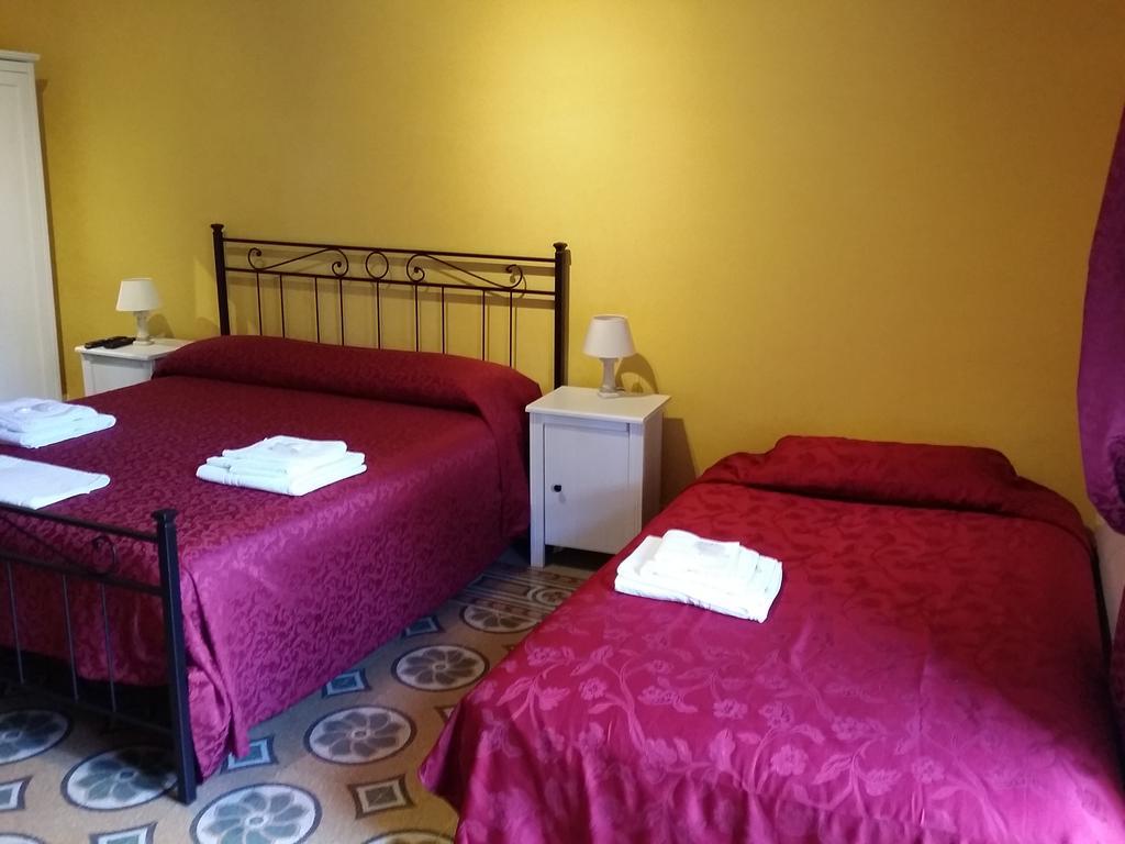 La Breccia A Porta Pia Bed & Breakfast Рим Екстериор снимка